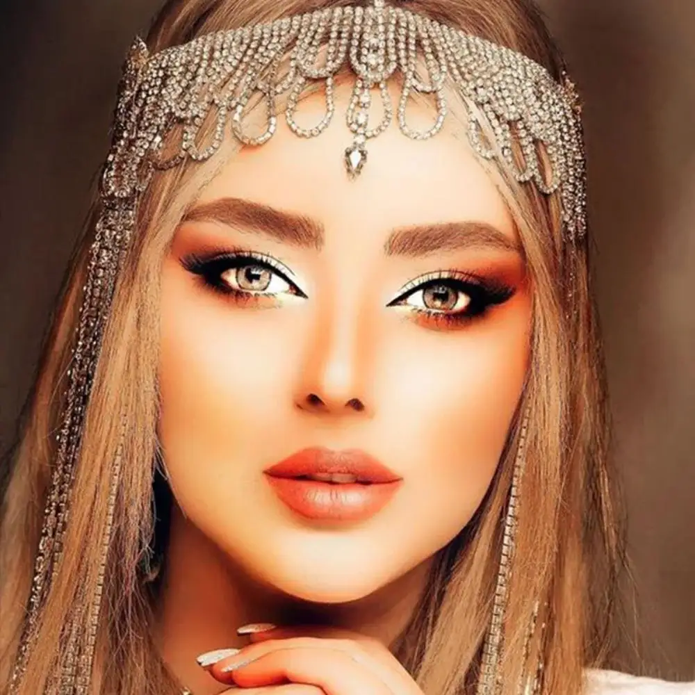 Women Accessories India - Wielowarstwowy łańcuszek z frędzlami z kryształu