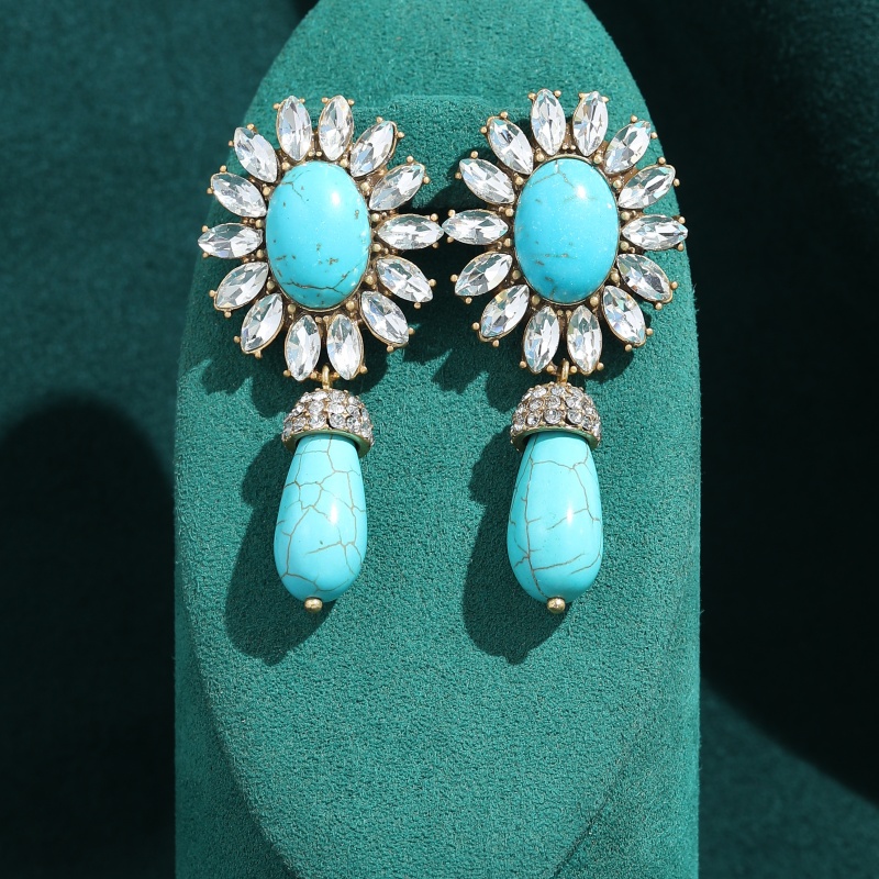 Women'S Accessories Trends 2026 - Vintage kolczyki z perełkami i zawieszką