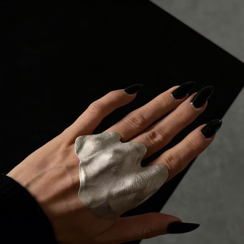 Europejskie i amerykańskie des – Women'S Accessories Trends 2026 recenzja i cena
