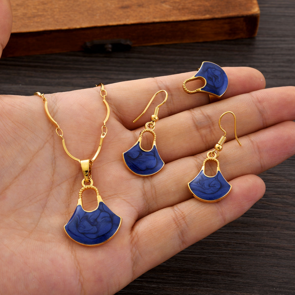 Złoty Zestaw Biżuterii PNG dla – Women Accessories India recenzja i cena